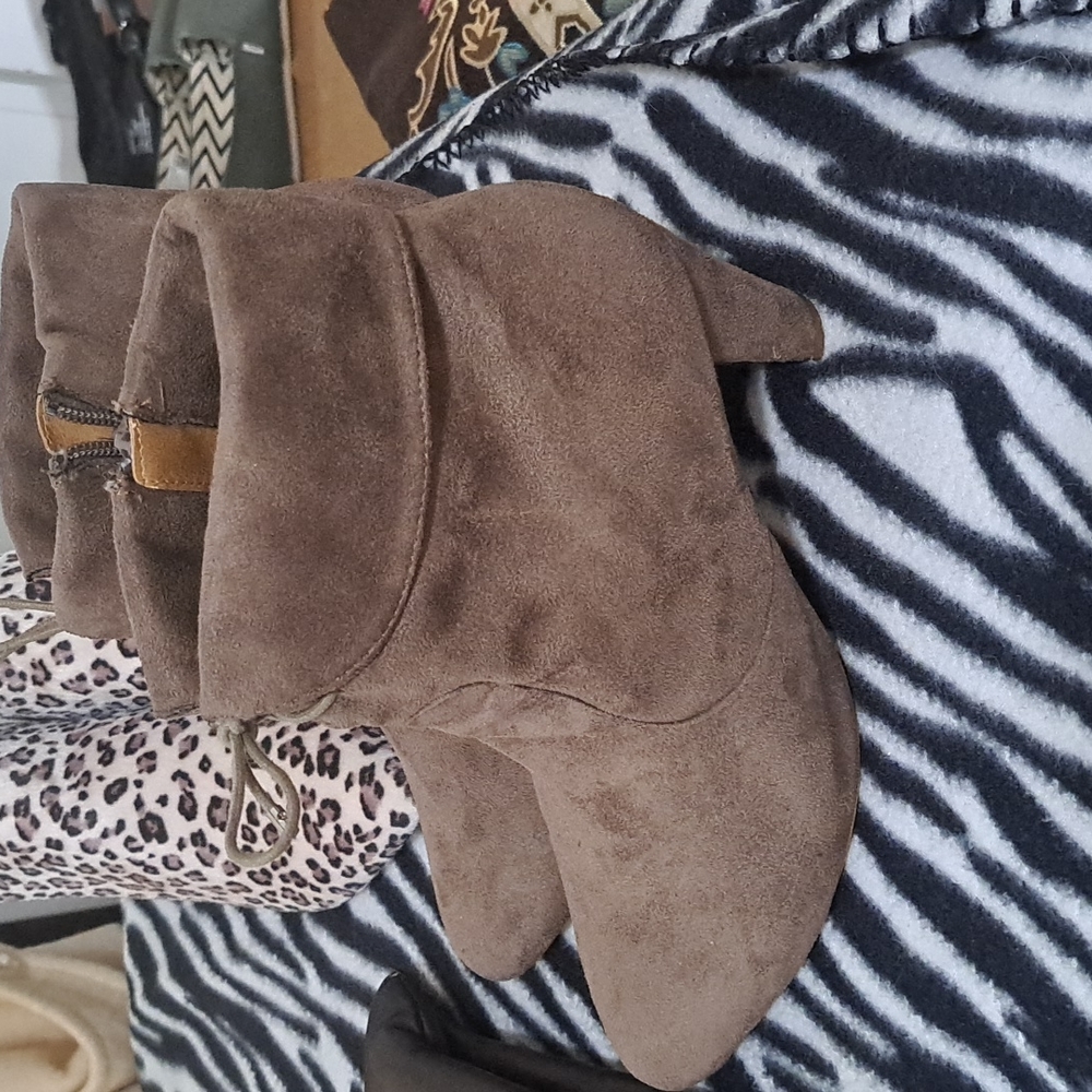 Boots - Picture 2 of 2